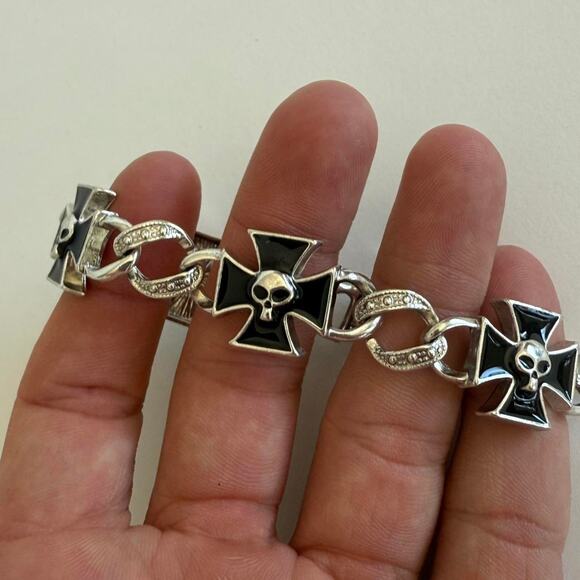 Y2K Silver and Black Skull and Crosses Charm Bracelet - Picture 8 of 9
